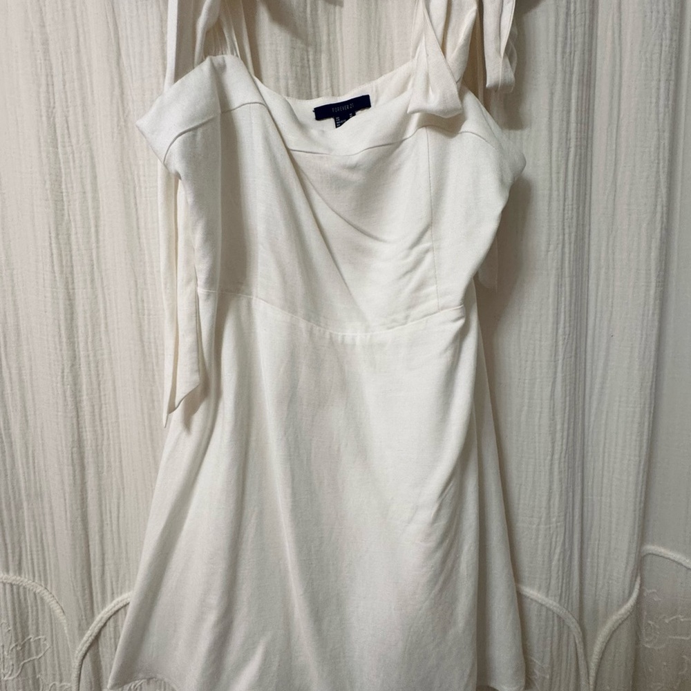 White Elegant Tie-Strap Dress – Size M